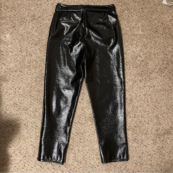 Who What Wear shiny textured pleather faux leather pleated ankle pant with belt - Picture 2 of 4
